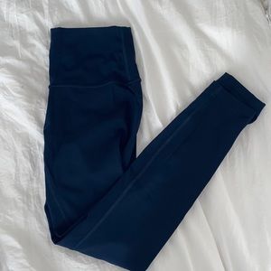 Navy Lululemon wunder under leggings